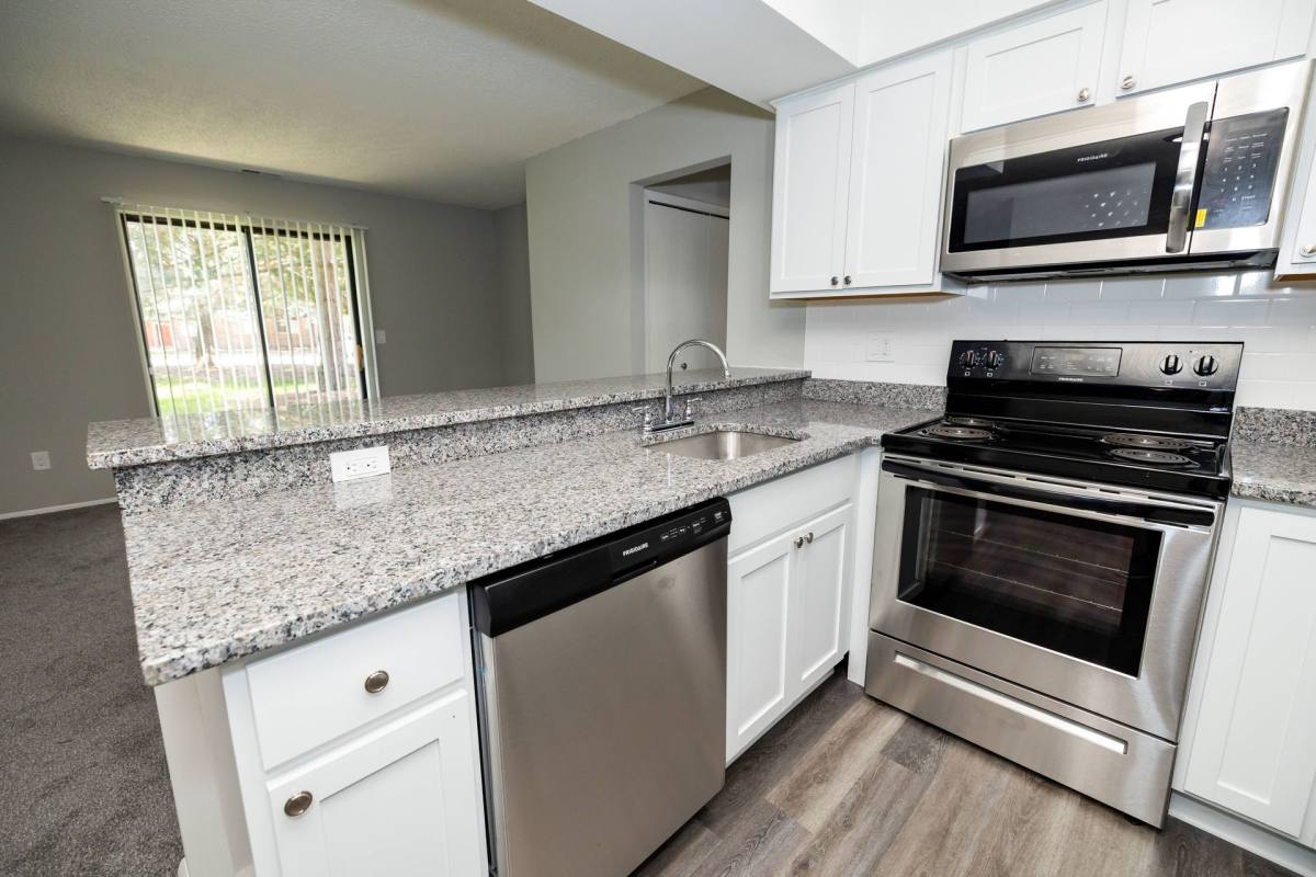 Townhouse for rent at Emerald, 370 E 13 Mile Rd, Madison Heights, MI 48071
