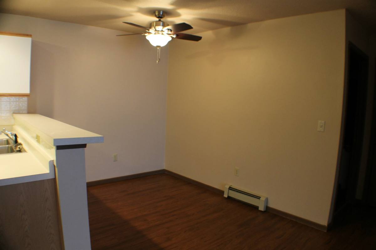 388 Red Cedar St, Menomonie, WI 54751 - Apartment for Rent - Image 15