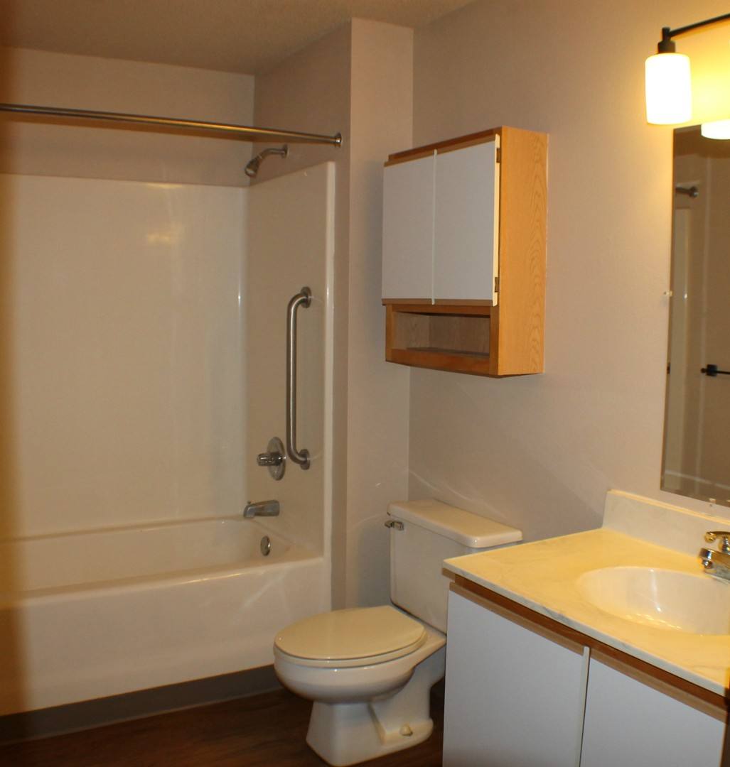 388 Red Cedar St, Menomonie, WI 54751 - Apartment for Rent - Image 17