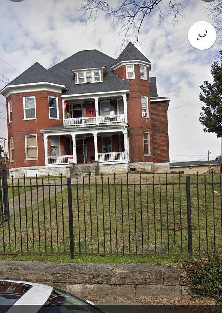 Apartment for rent at 1221 Laurel Ave, Knoxville, TN 37916