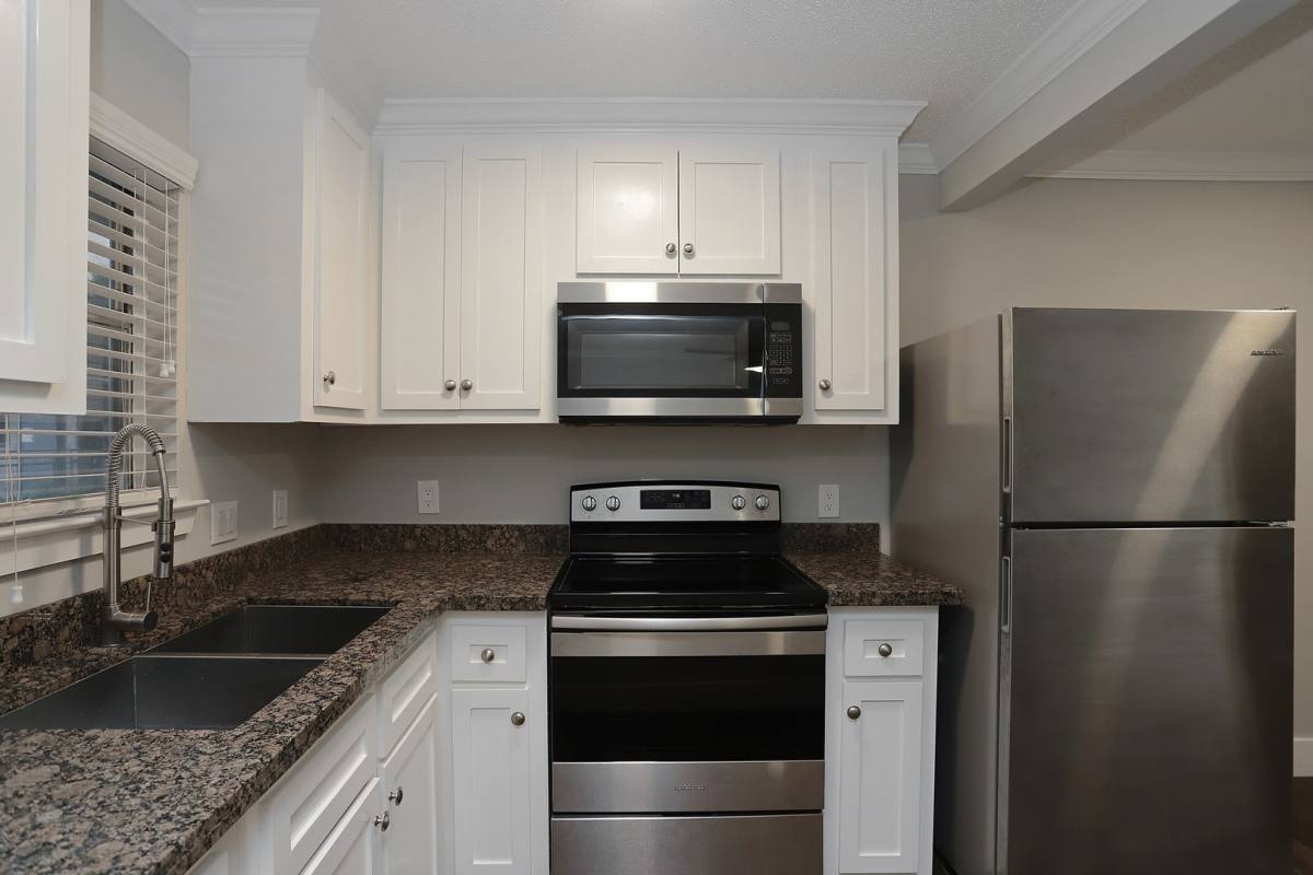 Apartment for rent at 405 Hawthorne, Houston, TX 77006