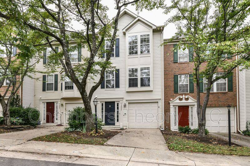 Townhouse for rent at 19893 Ridgecrest Square, Ashburn, VA 20147