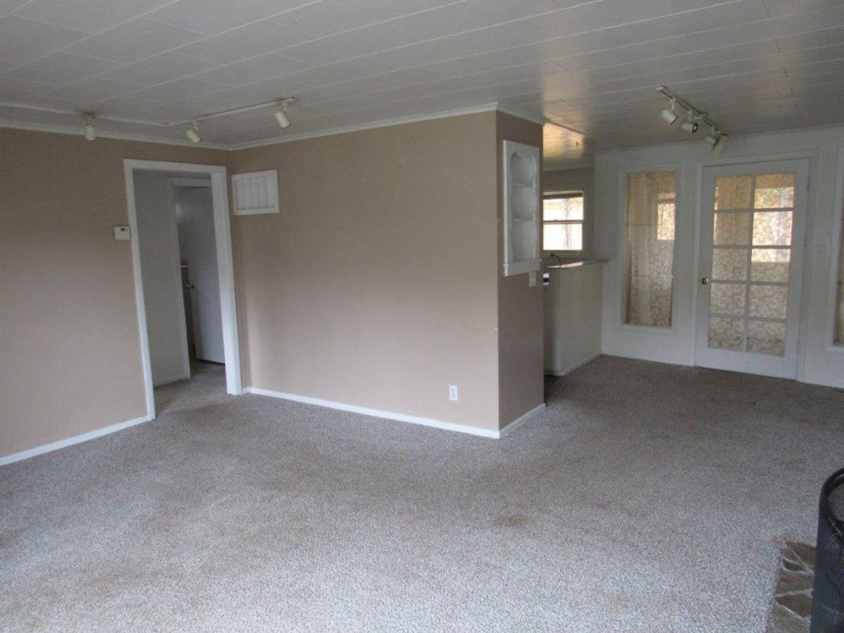 Apartment for rent at 1022 S 16th St, Mount Vernon, WA 98274