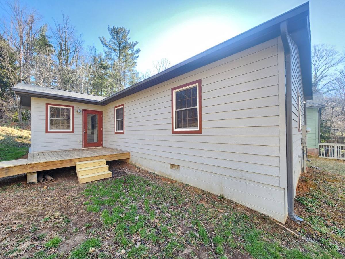 House for rent at 1145 B Montreat Rd, Black Mountain, NC 28711