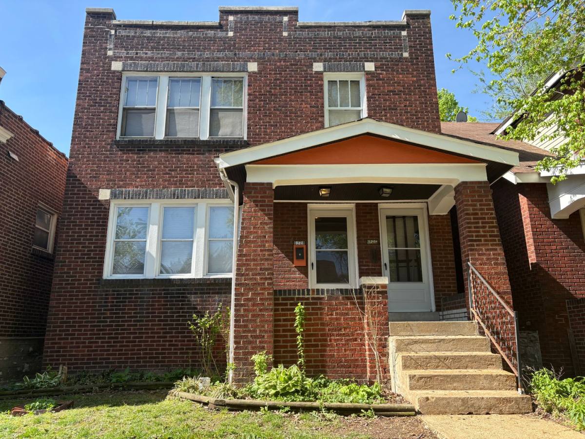 Apartment for rent at 926 Wilmington Ave, Saint Louis, MO 63111