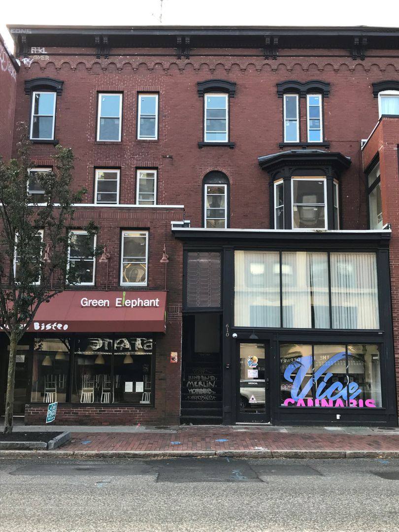 Apartment for rent at 610 Congress St #7, Cape Elizabeth, ME 04107