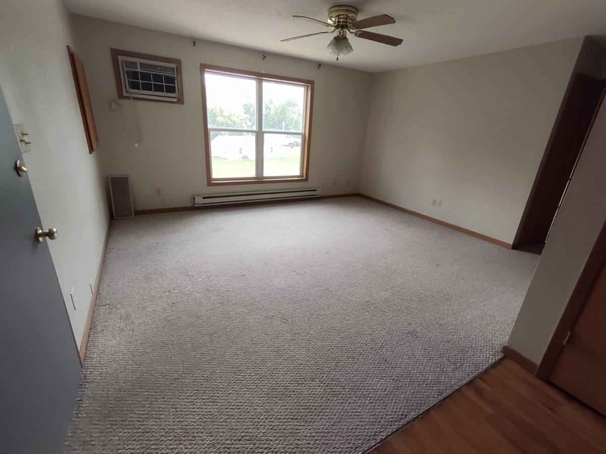 Apartment for rent at 124 Earl St, Evansdale, IA 50707