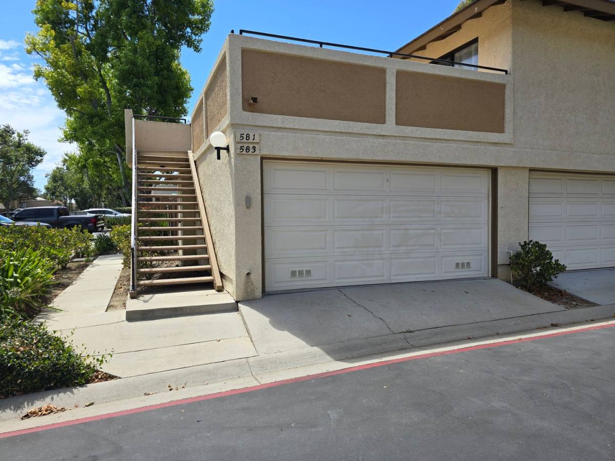 Townhouse for rent at 581 Holmes Ave, Ventura, CA 93003