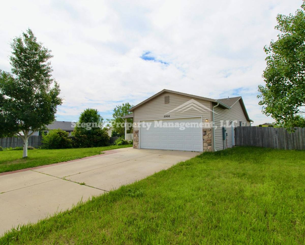 House for rent at 2906 Rock Point Dr, Evans, CO 80620