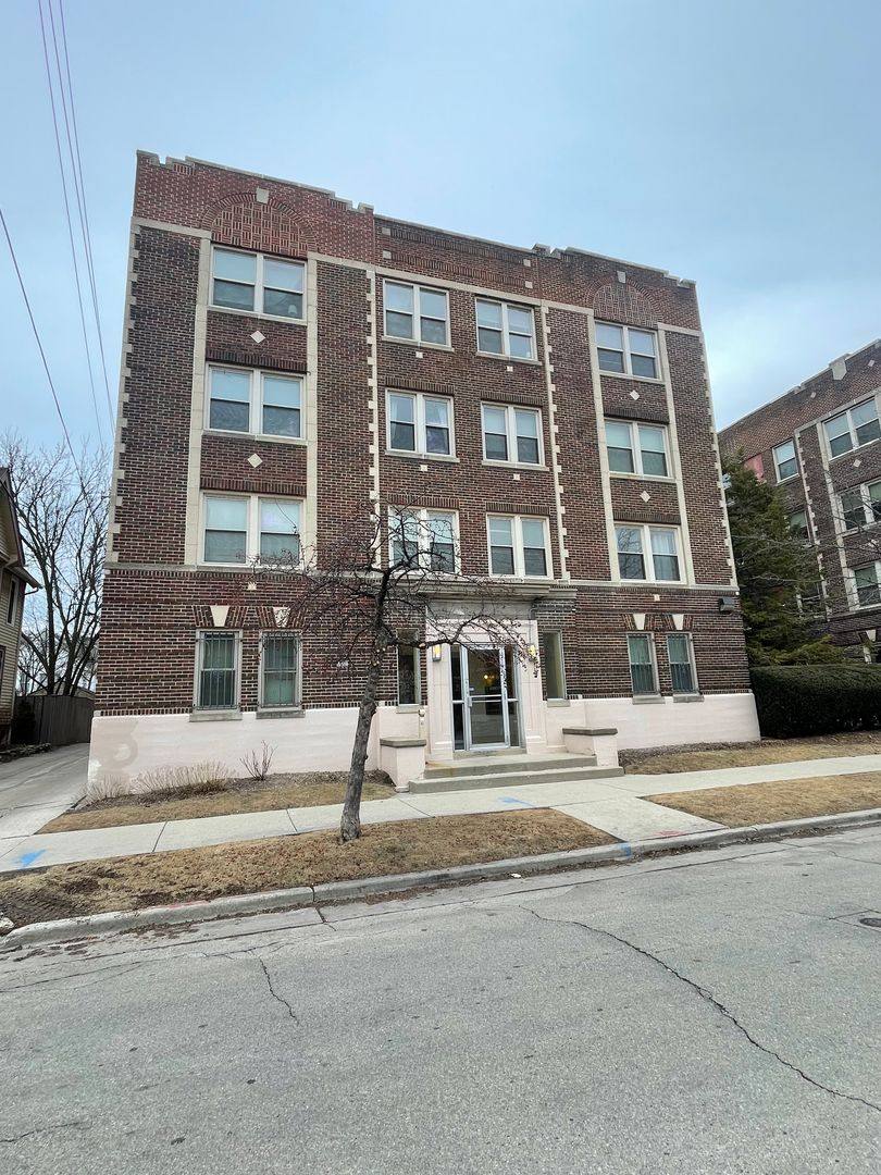 Apartment for rent at 1622 E Irving Place, Milwaukee, WI 53202