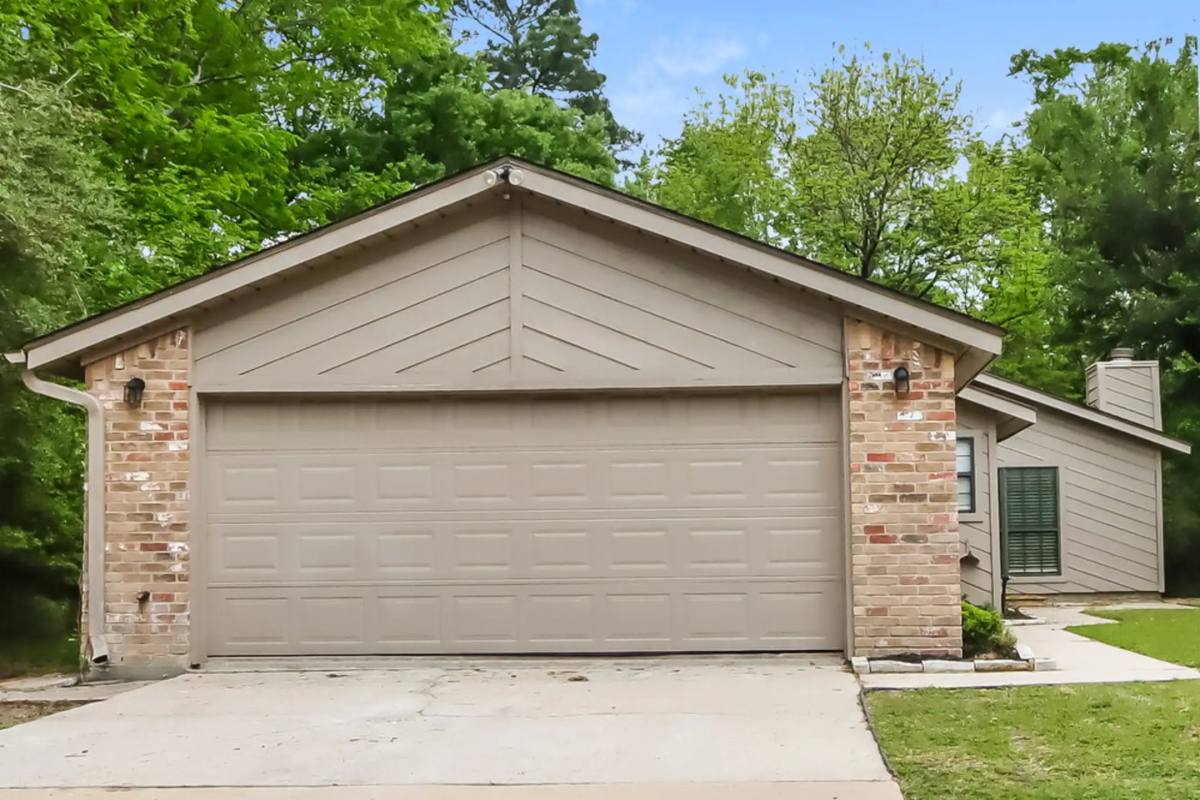House for rent at 11631 Alcott Dr, Montgomery, TX 77356