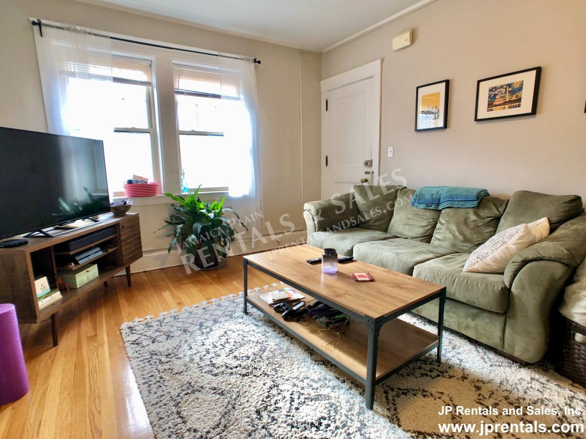 House for rent at 136 Arborway #6, Jamaica Plain, MA 02130