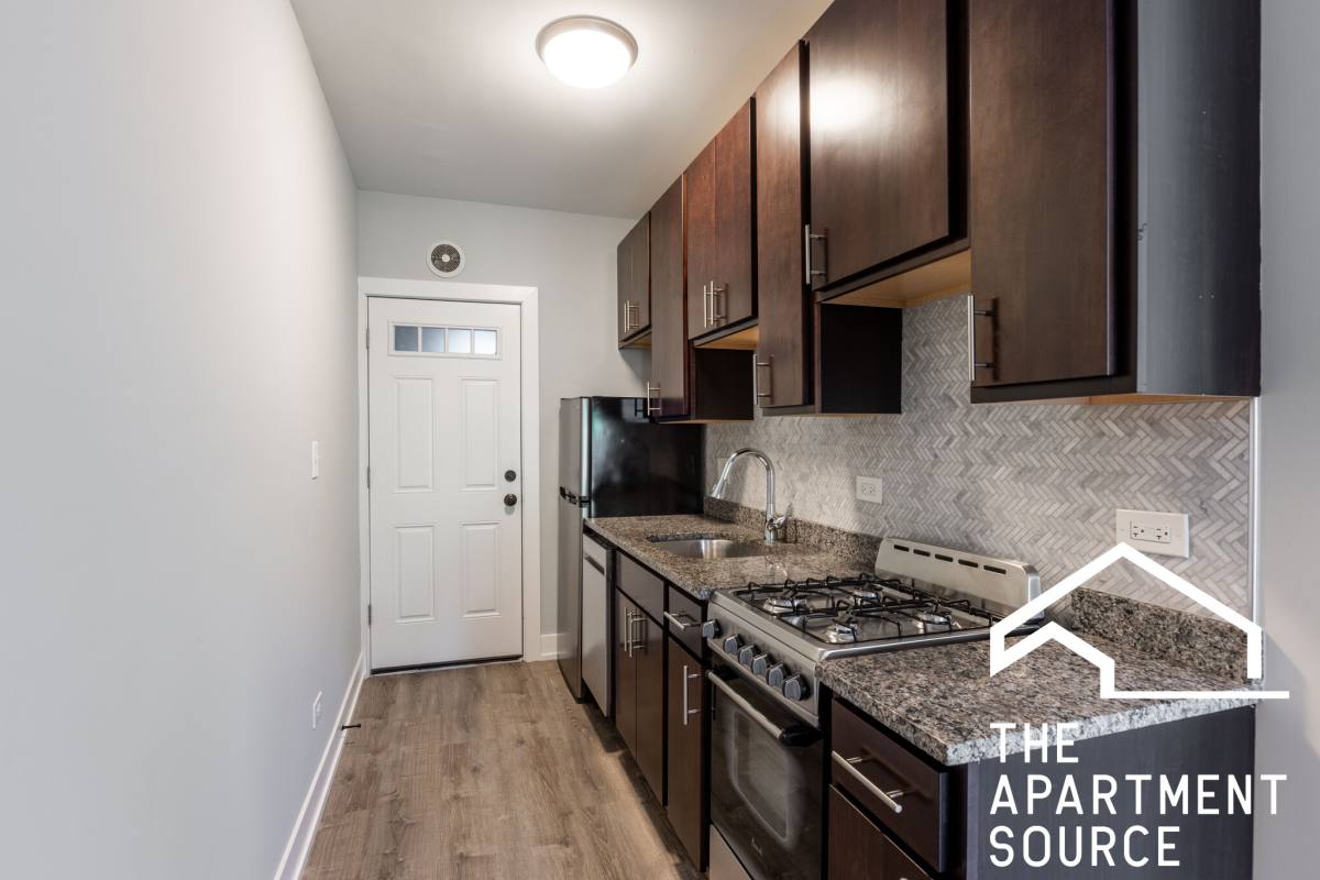 Apartment for rent at 709 W Brompton Ave #39, Chicago, IL 60657