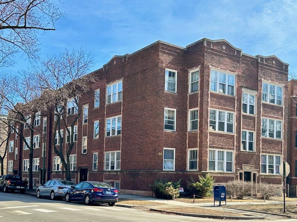 Apartment for rent at 1917 Winnemac #3, Chicago, IL 60640