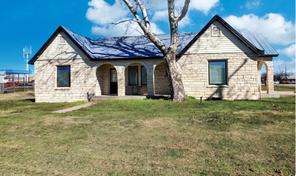 House for rent at 109 S Broadway St, Cresson, TX 76035
