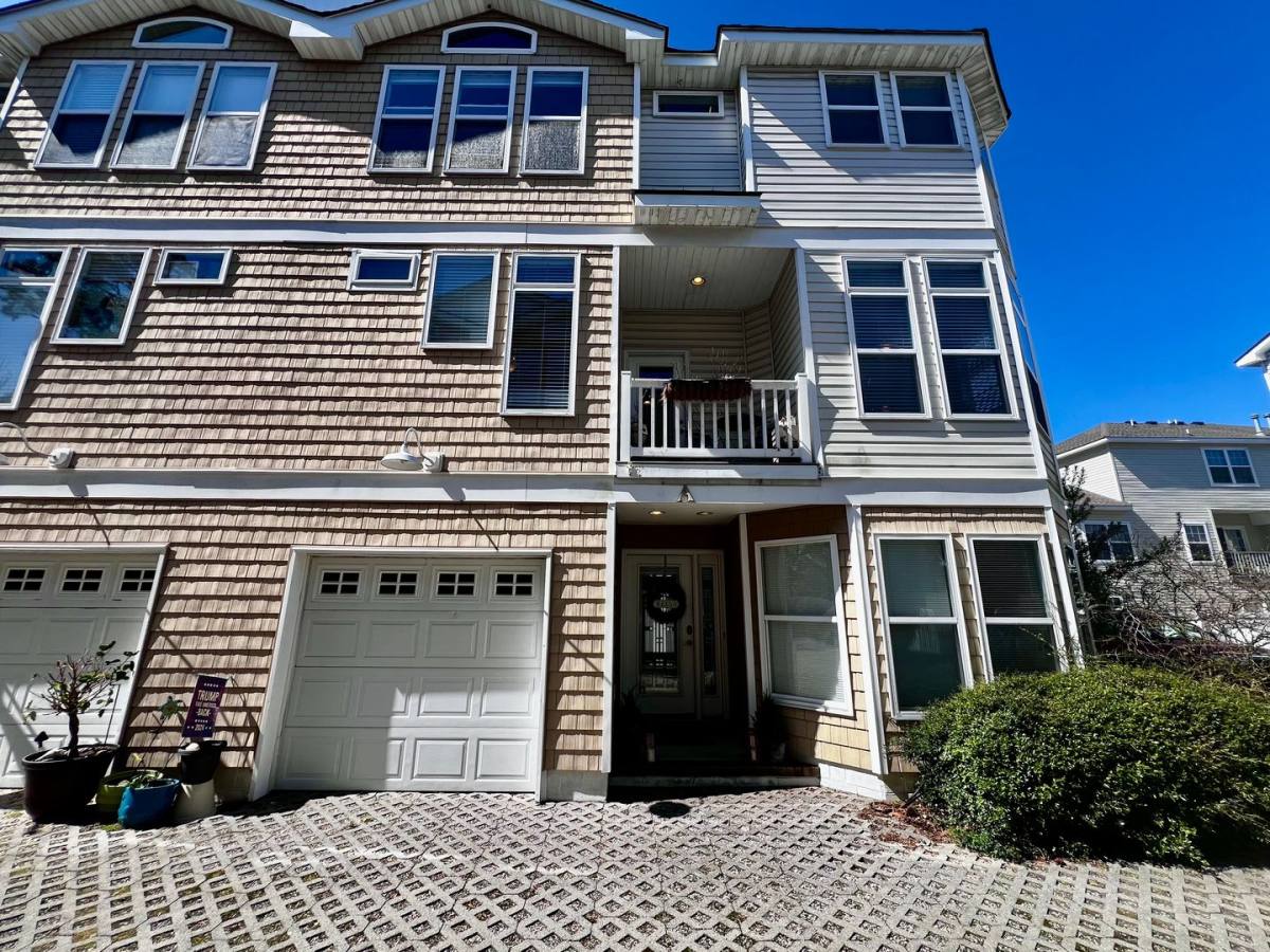 Condo for rent at 4817 Lake Dr, Virginia Beach, VA 23455