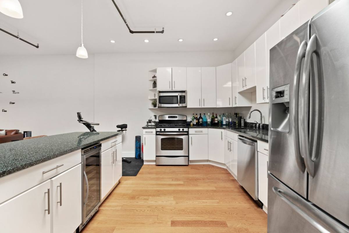 Apartment for rent at 140 Orange St, New Haven, CT 06511