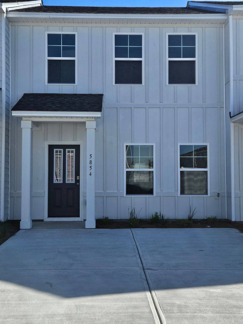 Townhouse for rent at 5854 Tyndall Place, Panama City, FL 32404