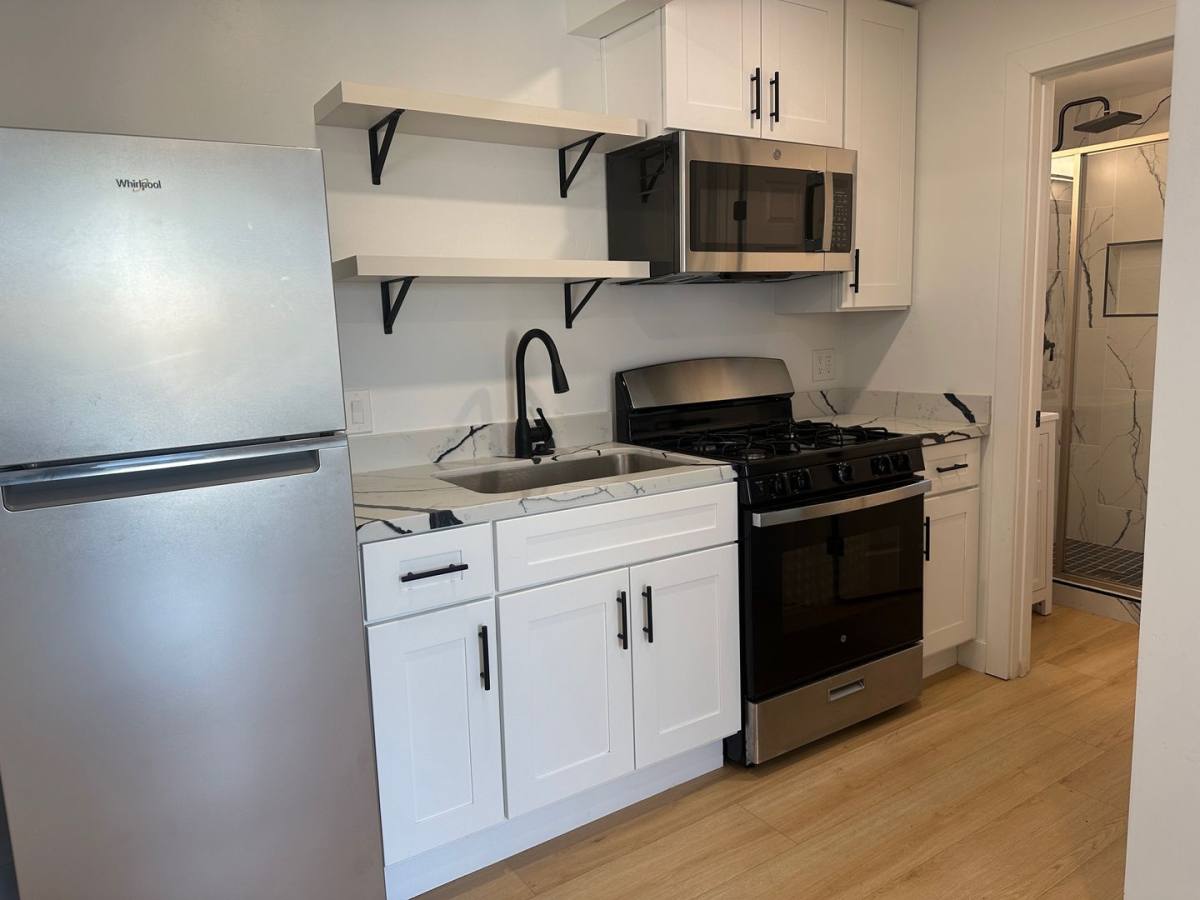 Apartment for rent at 1755 Evans Ave, Ventura, CA 93001
