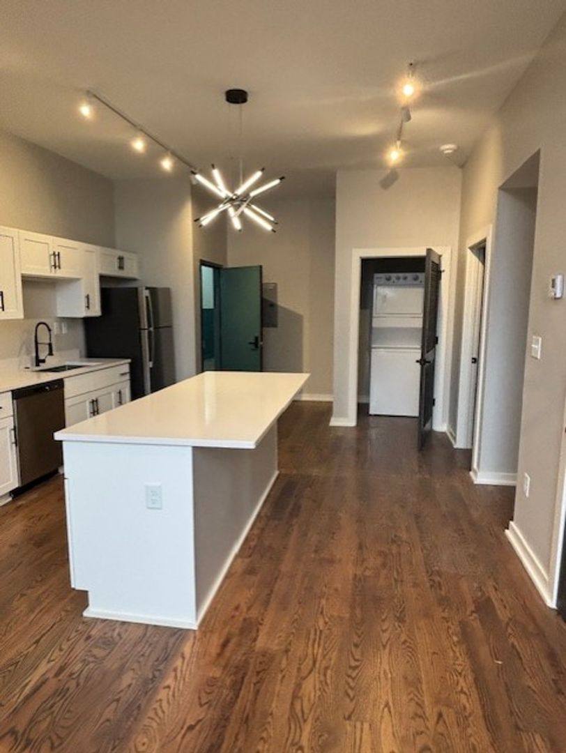 Apartment for rent at 628 Madison Ave, Memphis, TN 38103