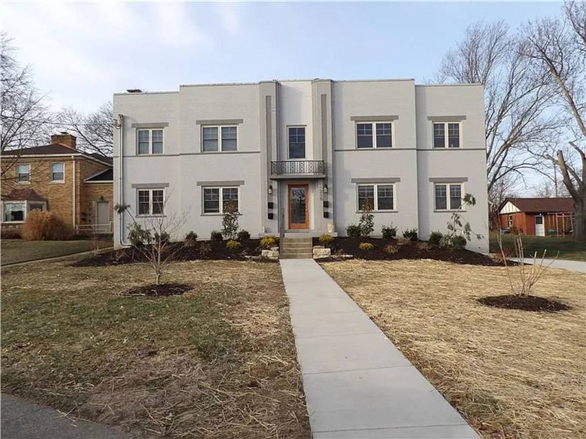 Apartment for rent at 215 S Fort Thomas Ave, Fort Thomas, KY 41075