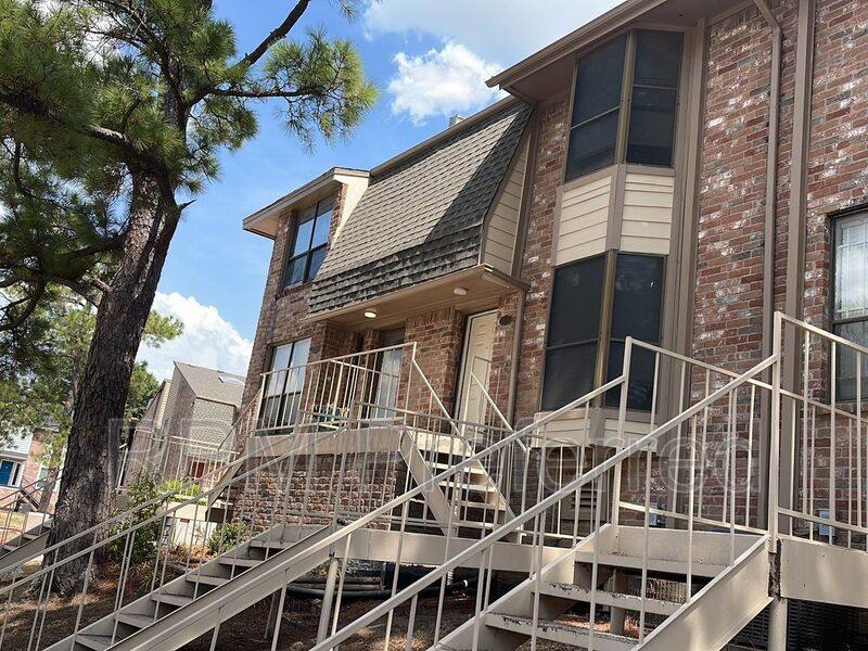 Townhouse for rent at 2019 Place Rebecca Lane #G5, Houston, TX 77090