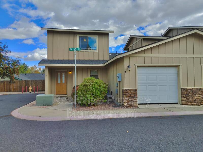 Townhouse for rent at 2250 SW 21st St #9, Redmond, OR 97756