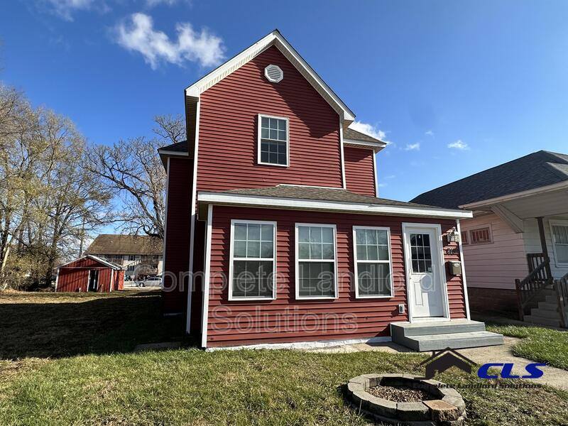House for rent at 815 N 6th St, Terre Haute, IN 47807