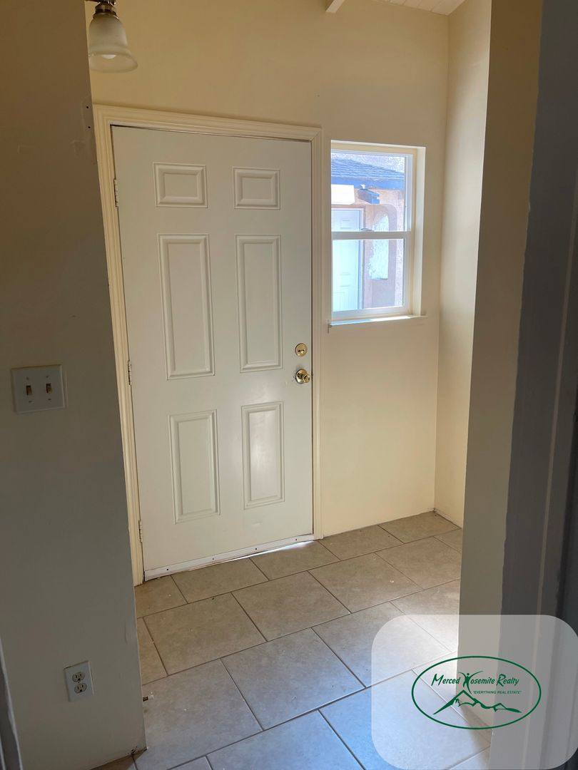 Apartment for rent at 406 W 20th, Merced, CA 95340