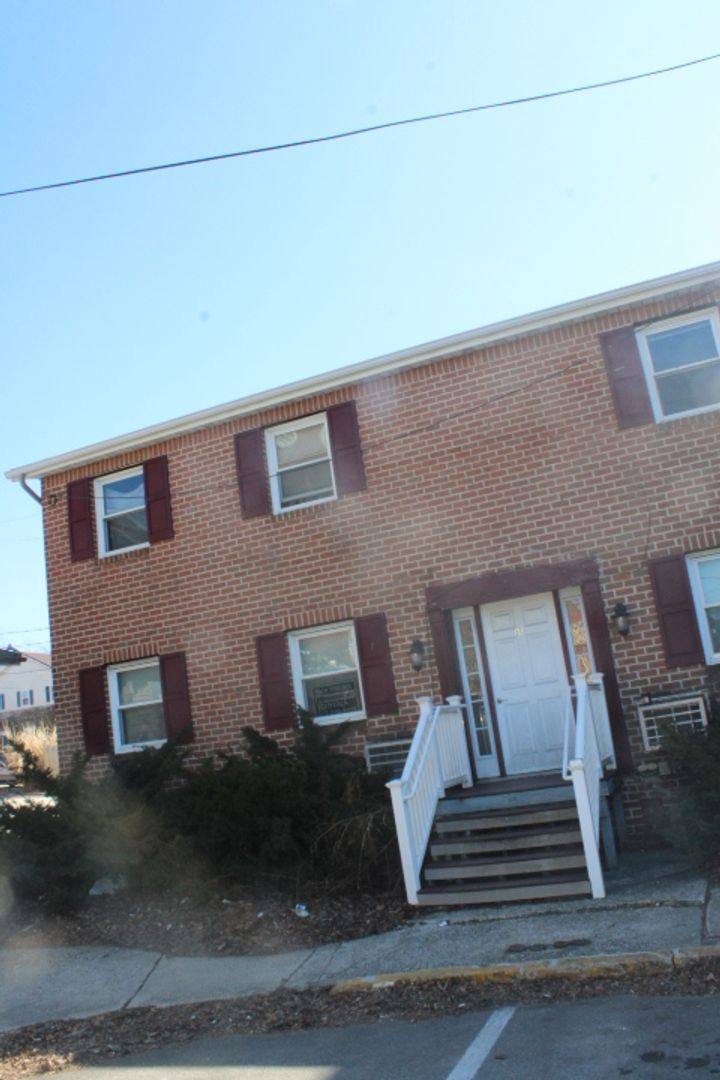 House for rent at 31 Center Square #B, New Oxford, PA 17350