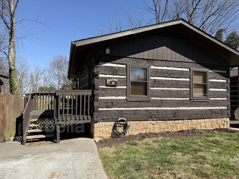 House for rent at 2822 W Walnut St #5, Johnson City, TN 37604