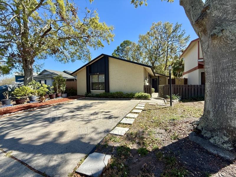 House for rent at 5138 Springwood Dr, Tampa, FL 33624