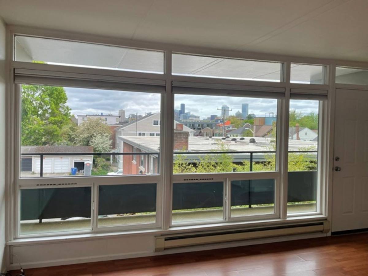 Apartment for rent at 910 10th Ave E, Seattle, WA 98102