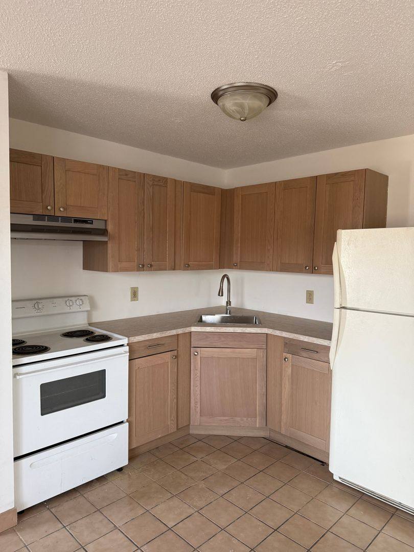 Apartment for rent at 1053 Cromwell Ave, Saint Paul, MN 55114