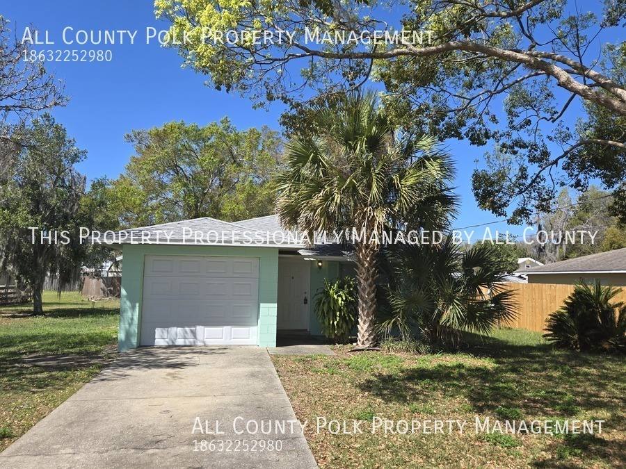 House for rent at 61 Winthrop Ave, Umatilla, FL 32784