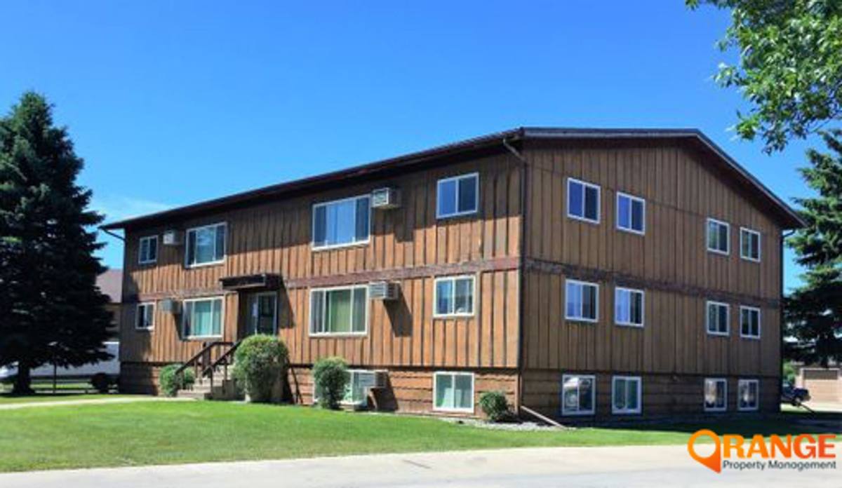 Apartment for rent at 909 & 911 Western Rd, Wahpeton, ND 58075