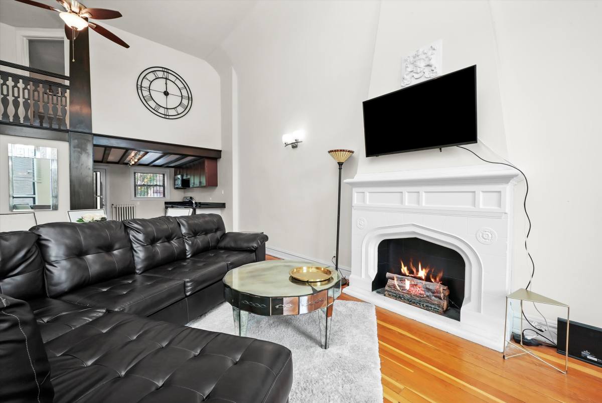 Apartment for rent at 30 Lawton Rd #1, Riverside, IL 60546