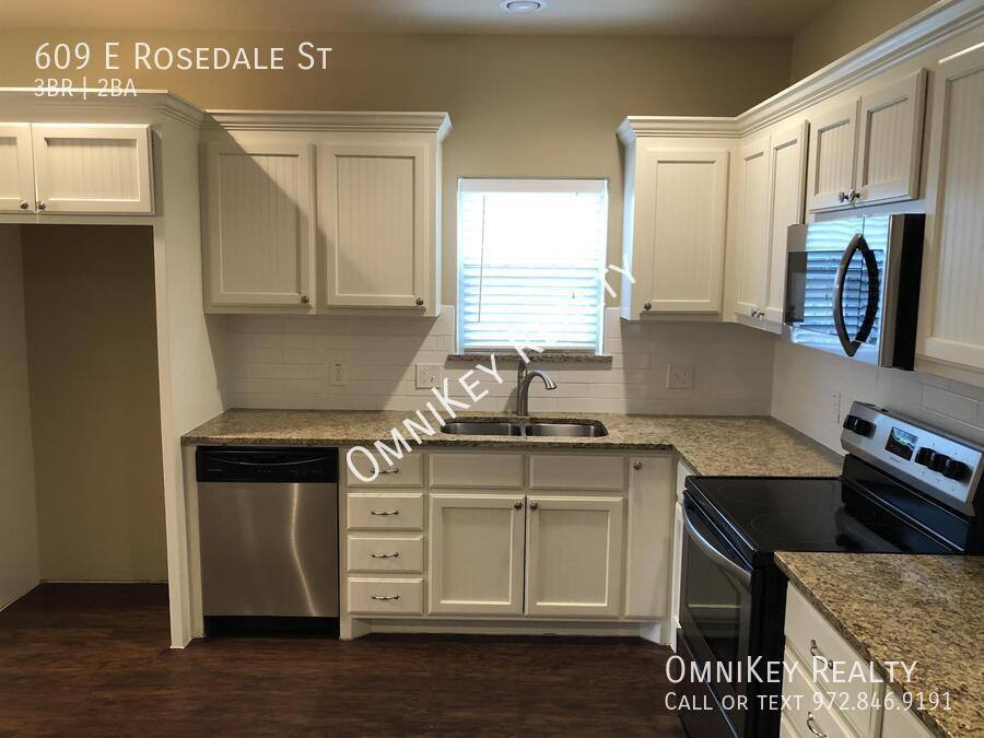 House for rent at 609 E Rosedale St, Sherman, TX 75090