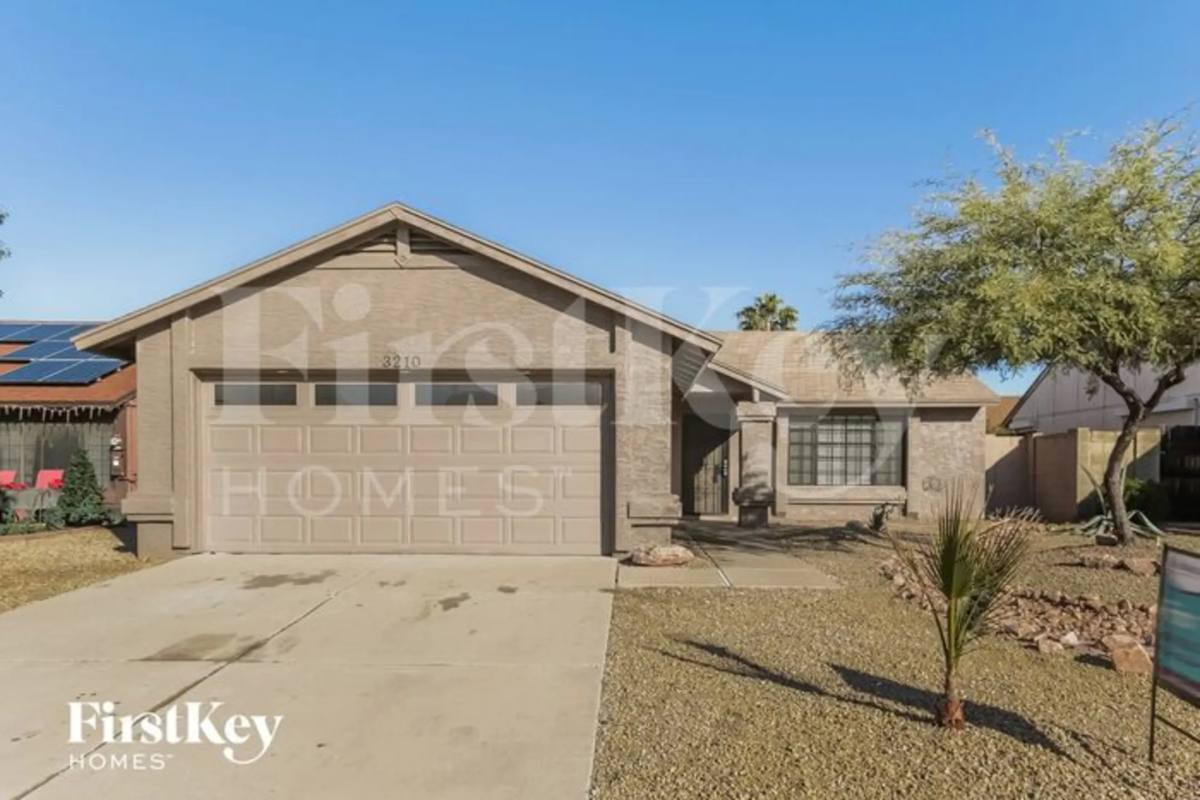 House for rent at 3210 W Ross Ave, Phoenix, AZ 85027