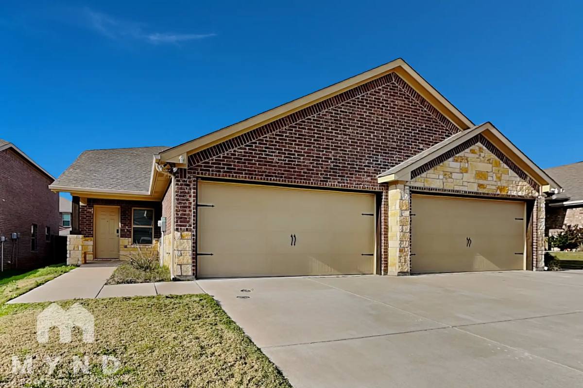 Townhouse for rent at 801 Rolling Terrace Circle, Granbury, TX 76049