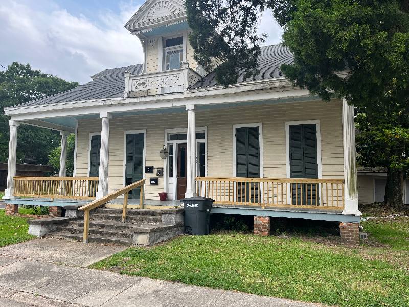 House for rent at 136B E Washington St, New Iberia, LA 70560