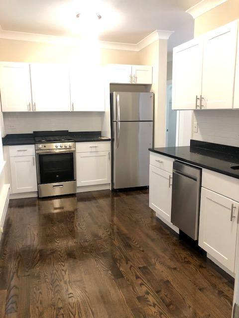 Apartment for rent at 648 W Roscoe St, Chicago, IL 60657
