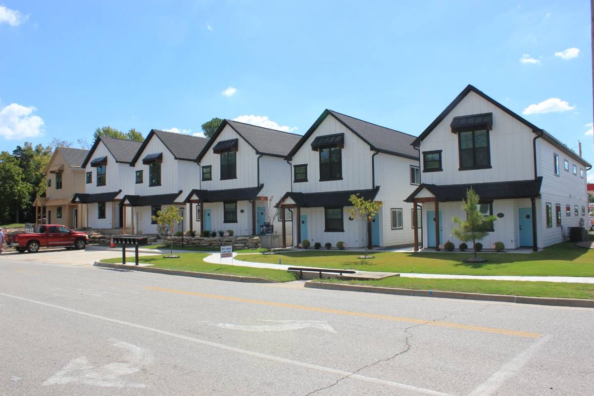 Townhouse for rent at 521 W Dallas St, Broken Arrow, OK 74012