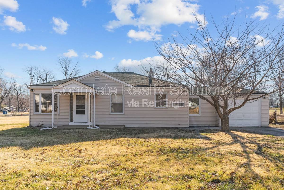 House for rent at 11820 Larimore Rd, Saint Louis, MO 63138