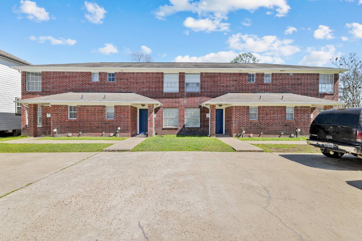 Apartment for rent at 2533 Washington Blvd #D, Pearland, TX 77581