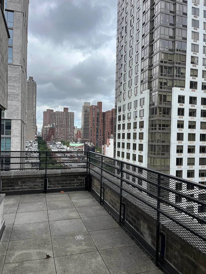 Apartment for rent at 400 E 89th St #7PP, New York, NY 10128