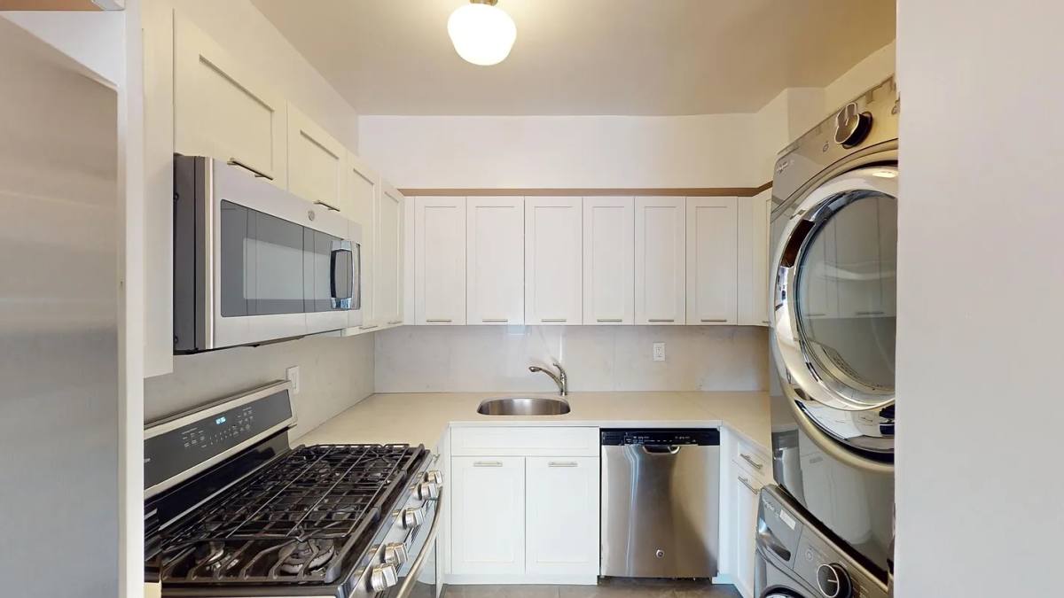 Apartment for rent at 210 E 68th St #14AA, New York, NY 10065