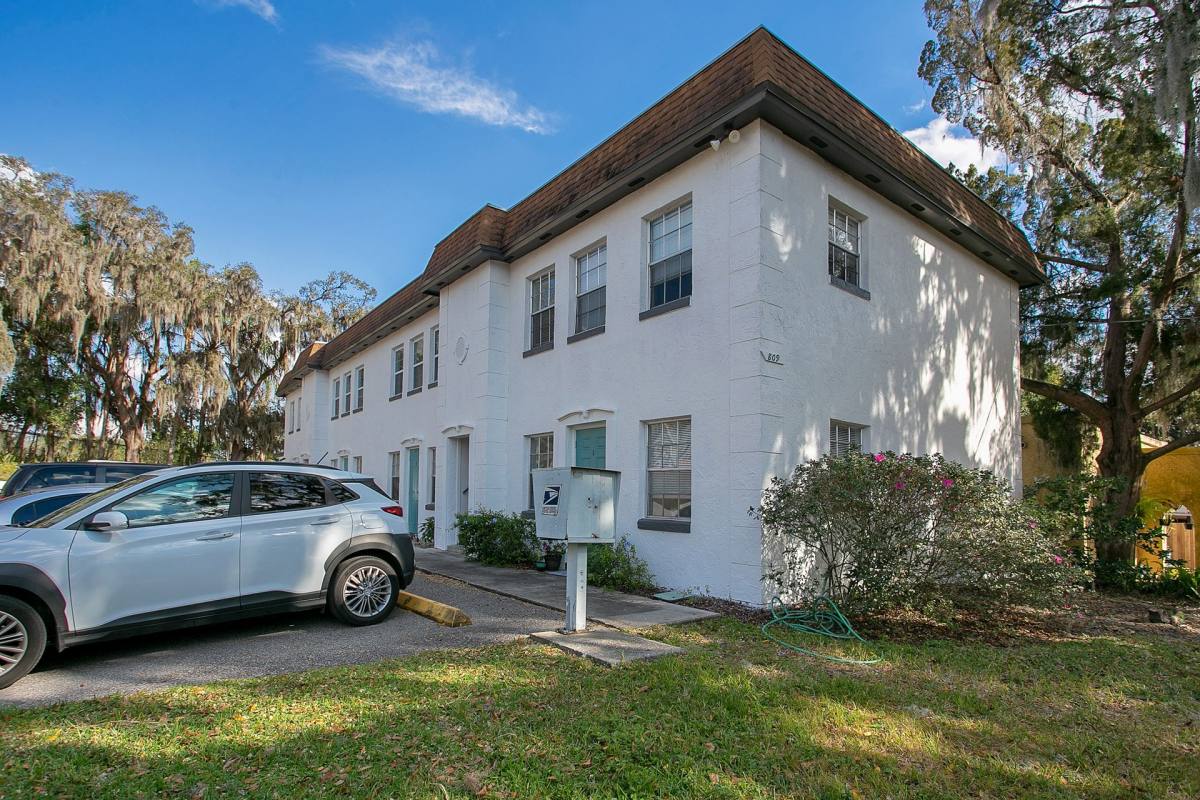 Apartment for rent at 809 Weldona Lane, Orlando, FL 32801