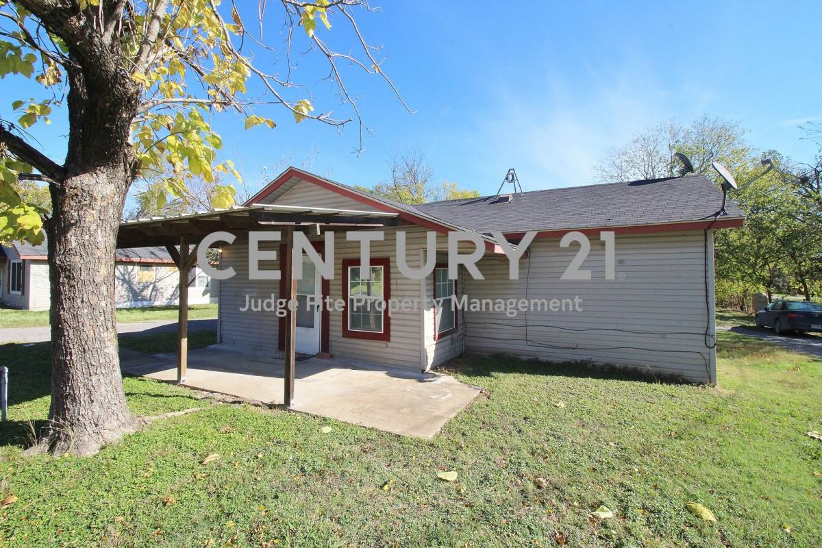 House for rent at 404 S Mable St, Ferris, TX 75125