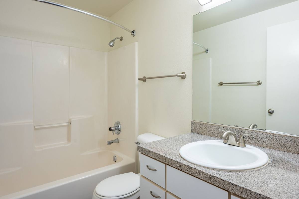 Apartment for rent at 1401 N Springbrook Rd, Newberg, OR 97132